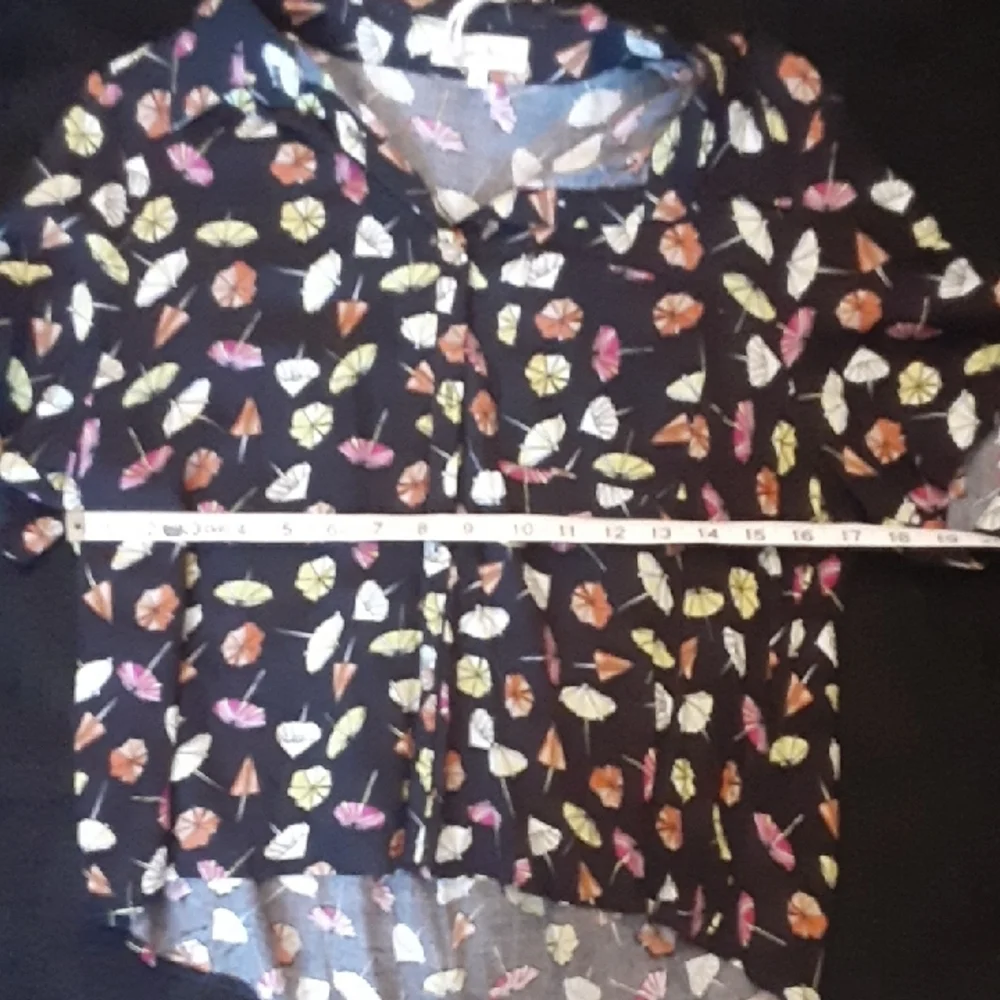 Colorful Umbrella Print Button-Up Shirt - Picture 6 of 6